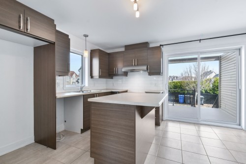 Cuisine - 671 Rue De Pompadour, Mascouche, QC - Indoor Photo Showing Kitchen With Double Sink With Upgraded Kitchen