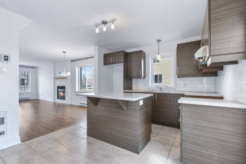 Cuisine - 671 Rue De Pompadour, Mascouche, QC - Indoor Photo Showing Kitchen With Fireplace