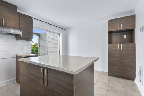 Cuisine - 671 Rue De Pompadour, Mascouche, QC - Indoor Photo Showing Kitchen