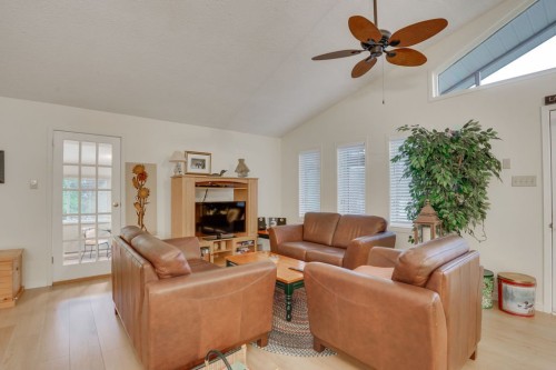 Living Room - 258 Ch. Alie, Gracefield, QC - Indoor Photo Showing Living Room With Fireplace