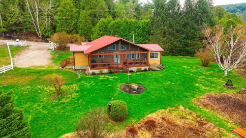 Front of Structure - 258 Ch. Alie, Gracefield, QC - Outdoor With Deck Patio Veranda