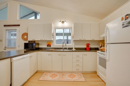 Kitchen - 258 Ch. Alie, Gracefield, QC - Indoor Photo Showing Kitchen With Double Sink