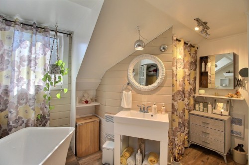 Salle de bains - 71 Rue Fleurie, La Malbaie, QC - Indoor Photo Showing Bathroom