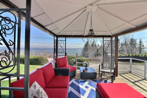 Terrasse - 71 Rue Fleurie, La Malbaie, QC -  With Exterior