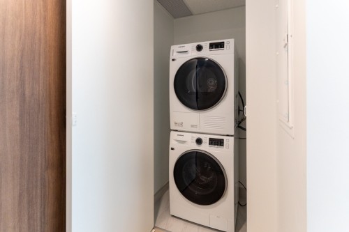 Salle d'eau - 1610-1518 Rue Sherbrooke O., Montréal (Ville-Marie), QC - Indoor Photo Showing Laundry Room