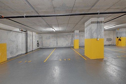 Parking - 2206-628 Rue St-Jacques, Montréal (Ville-Marie), QC - Indoor