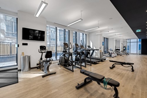 Exercise Room - 2206-628 Rue St-Jacques, Montréal (Ville-Marie), QC - Indoor Photo Showing Gym Room