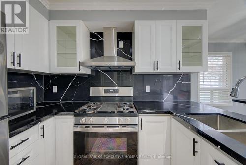 35 Attwood Drive, Cambridge, ON - Indoor Photo Showing Kitchen