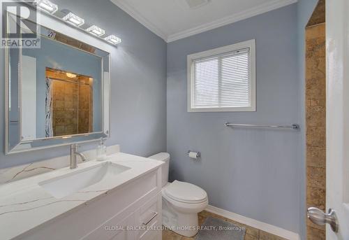 35 Attwood Drive, Cambridge, ON - Indoor Photo Showing Bathroom