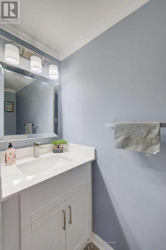 35 Attwood Drive, Cambridge, ON - Indoor Photo Showing Bathroom