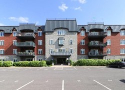 206-3000 Boul. De Boucherville  Saint-Bruno-De-Montarville, QC J3V 0B4
