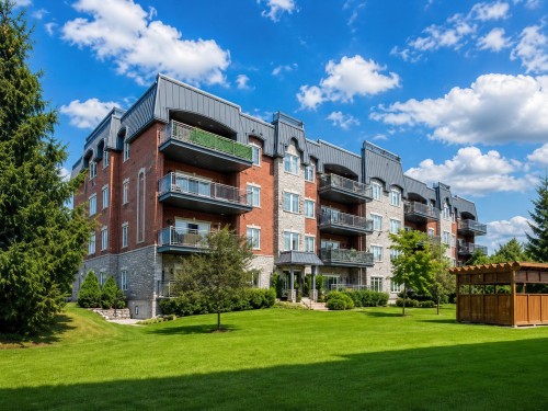 Front of Structure - 206-3000 Boul. De Boucherville, Saint-Bruno-De-Montarville, QC - Outdoor
