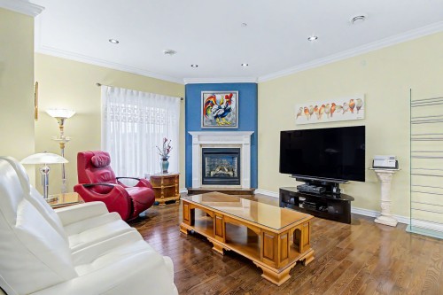 Living Room - 206-3000 Boul. De Boucherville, Saint-Bruno-De-Montarville, QC - Indoor Photo Showing Living Room With Fireplace