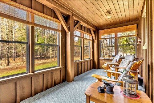Sun Room - 100 Ch. Daly, Mayo, QC - Indoor