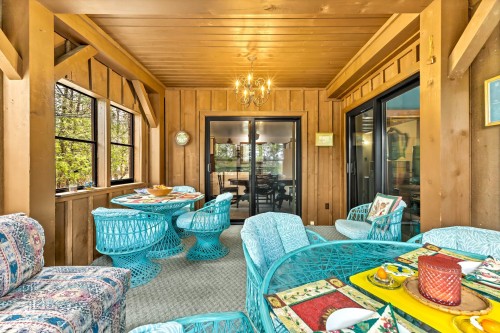 Sun Room - 100 Ch. Daly, Mayo, QC - 