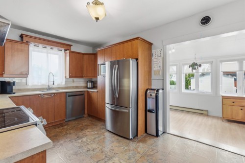 Cuisine - 125 Rue Laroche, Salaberry-De-Valleyfield, QC - Indoor Photo Showing Kitchen