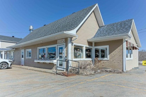 Façade - 390  - 392 Route 153, Saint-Tite, QC 