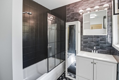 Bathroom - 151 Rue Madaire, Gatineau (Aylmer), QC - Indoor Photo Showing Bathroom