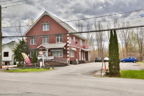 7615 Ch. de Chambly  Longueuil (Saint-Hubert), QC J3Y 5K2