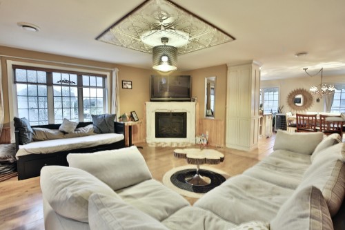 Salon - 7617 Ch. De Chambly, Longueuil (Saint-Hubert), QC - Indoor Photo Showing Living Room With Fireplace