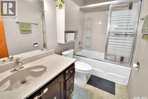 63 Spinks Drive, Saskatoon, SK - Indoor Photo Showing Bathroom