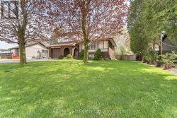 2 CRANBERRY ROAD Tillsonburg, ON N4G 4Y9