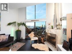 1167 W 8TH AVENUE  Vancouver, BC V6H 1C5