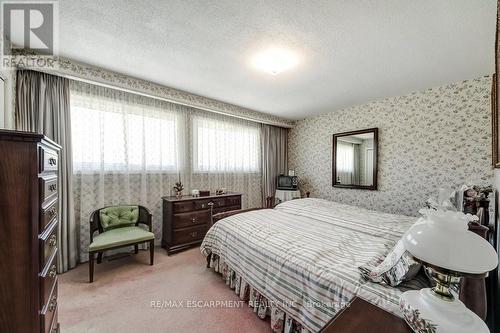 4356 Dublin Crescent, Burlington, ON - Indoor Photo Showing Bedroom