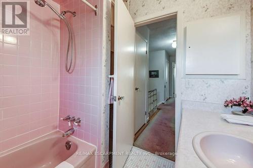 4356 Dublin Crescent, Burlington, ON - Indoor Photo Showing Bathroom
