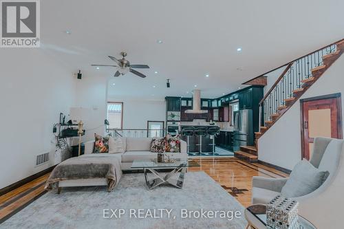 3257 Monica Drive, Mississauga, ON - Indoor Photo Showing Living Room