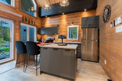 Cuisine - 580 Mtée Brien, Lac-Supérieur, QC - Indoor Photo Showing Kitchen