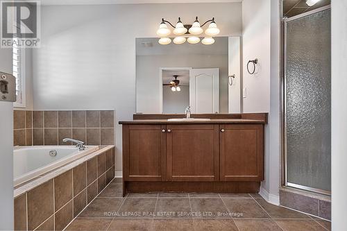 Four-Piece Primary Ensuite with a Soaker Tub - 3221 Sharp Road, Burlington, ON - Indoor Photo Showing Bathroom