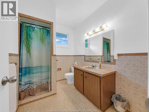1919 Rochester Townline, Lakeshore, ON - Indoor Photo Showing Bathroom