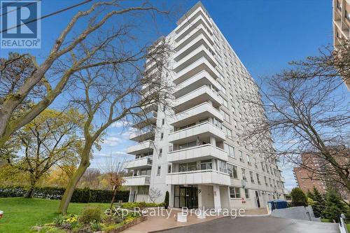 403 - 39 STAVEBANK ROAD N  Mississauga (Port Credit), ON L5G 4N7
