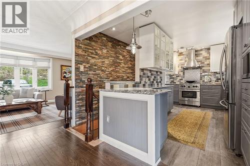 5258 Cedar Springs Road, Burlington, ON - Indoor Photo Showing Kitchen With Upgraded Kitchen