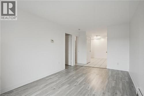 30 Summit Avenue Unit# 401, Hamilton, ON - Indoor Photo Showing Other Room