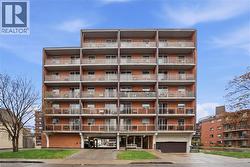 30 SUMMIT Avenue Unit# 401 Hamilton, ON L8V 2R8