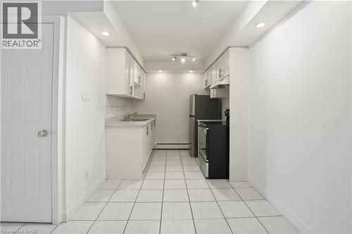 30 Summit Avenue Unit# 401, Hamilton, ON - Indoor Photo Showing Kitchen