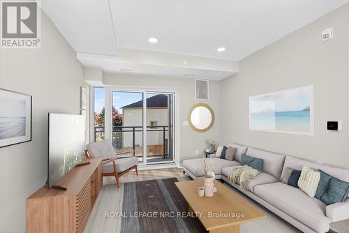 122 - 50 Herrick Avenue, St. Catharines (Oakdale), ON - Indoor Photo Showing Living Room