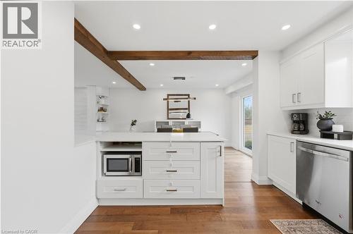 73 San Fernando Drive, Hamilton, ON - Indoor Photo Showing Kitchen