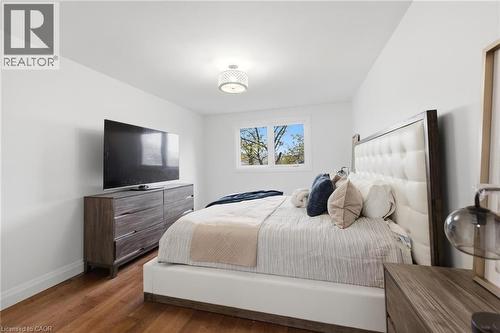 73 San Fernando Drive, Hamilton, ON - Indoor Photo Showing Bedroom