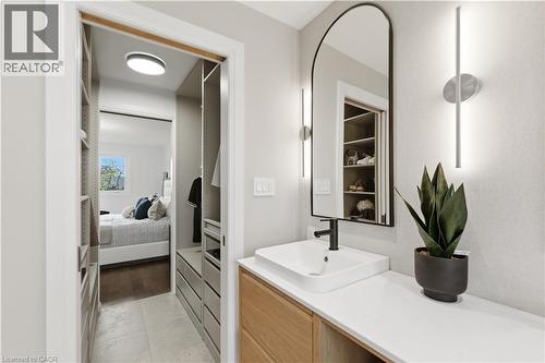 73 San Fernando Drive, Hamilton, ON - Indoor Photo Showing Bathroom