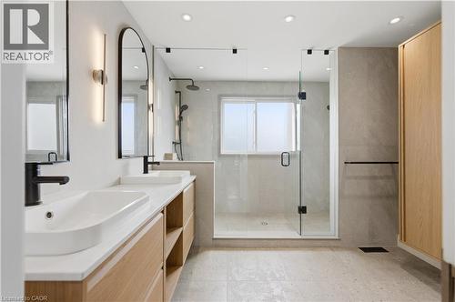 73 San Fernando Drive, Hamilton, ON - Indoor Photo Showing Bathroom