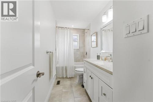 73 San Fernando Drive, Hamilton, ON - Indoor Photo Showing Bathroom