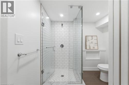 73 San Fernando Drive, Hamilton, ON - Indoor Photo Showing Bathroom