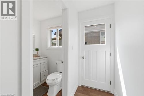 73 San Fernando Drive, Hamilton, ON - Indoor Photo Showing Bathroom