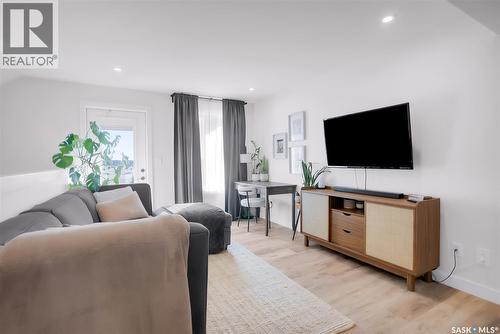 9 651 Dubois Crescent, Saskatoon, SK - Indoor Photo Showing Living Room