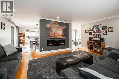 39 Chippewa Drive, Chatham, ON - Indoor Photo Showing Living Room