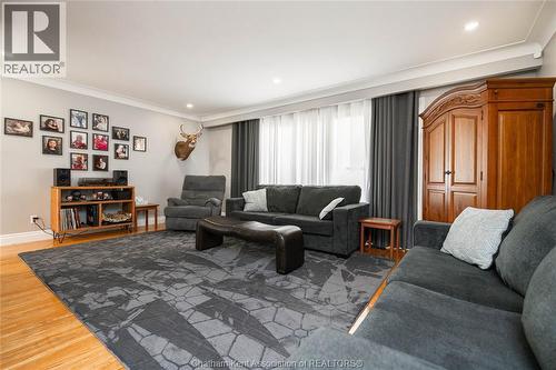 39 Chippewa Drive, Chatham, ON - Indoor Photo Showing Living Room