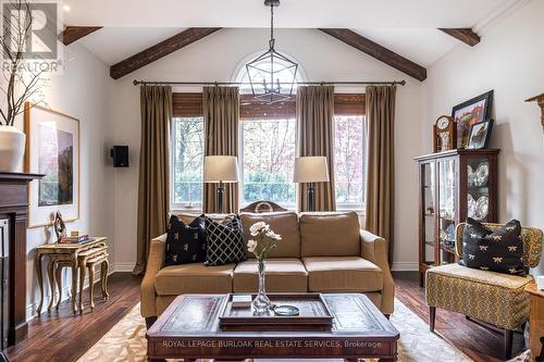 1729 Riverbend Court, Mississauga, ON - Indoor Photo Showing Living Room